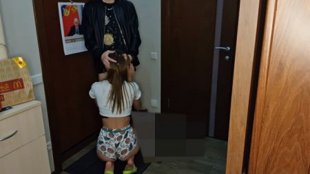 Узнала в дверях что курьер оплату картой не принимает